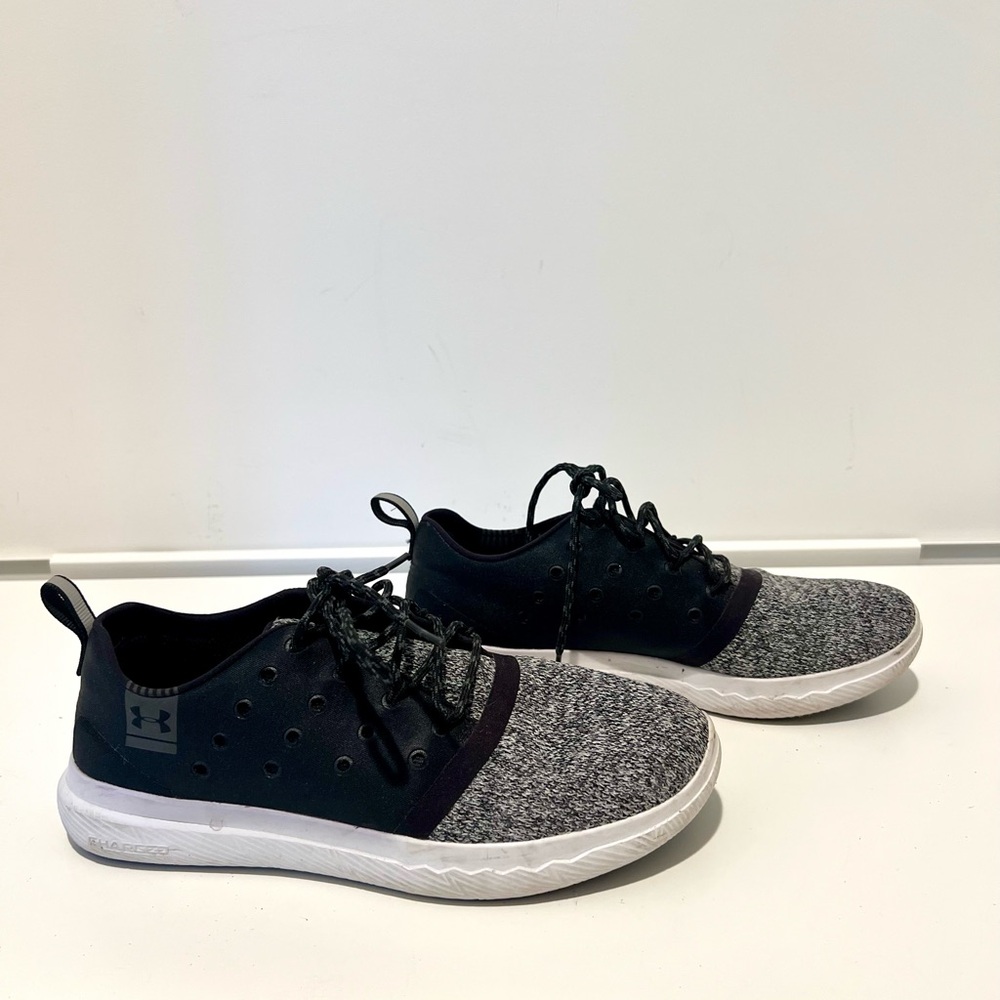 Under Armour Women’s Athletic Sneakers Size 7.5 Black Gray Running Shoes